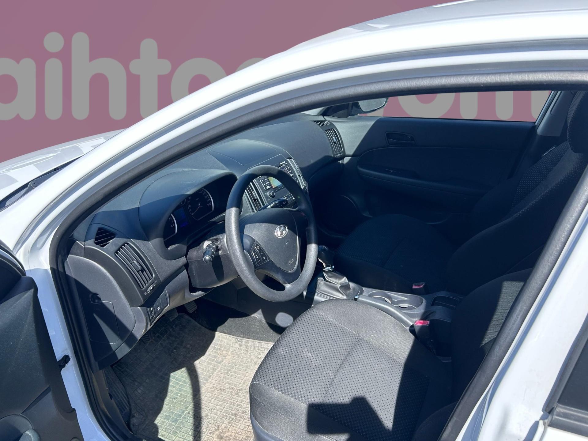 HYUNDAI i30 2011