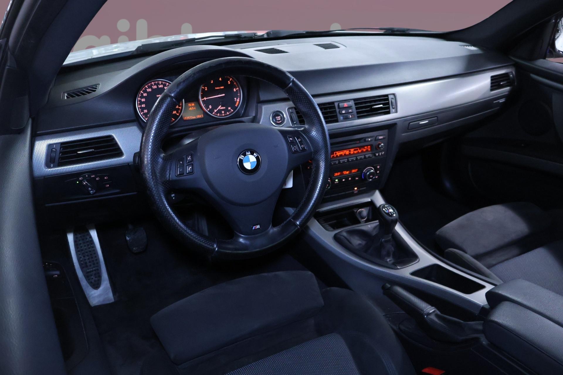 BMW 320 2010