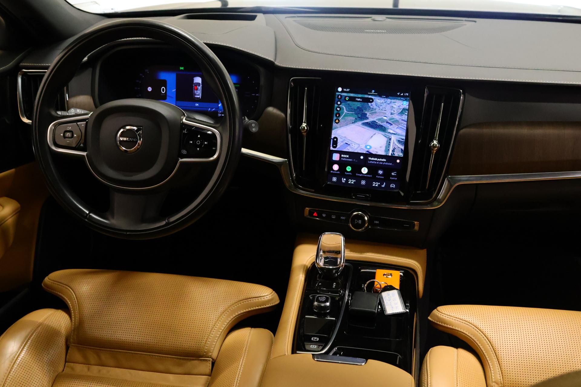 VOLVO V90 2022