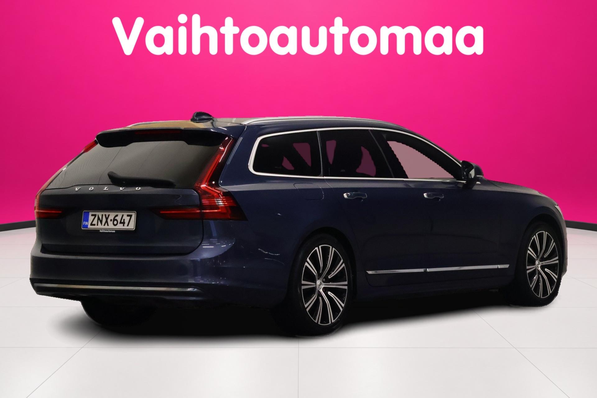 VOLVO V90 2022