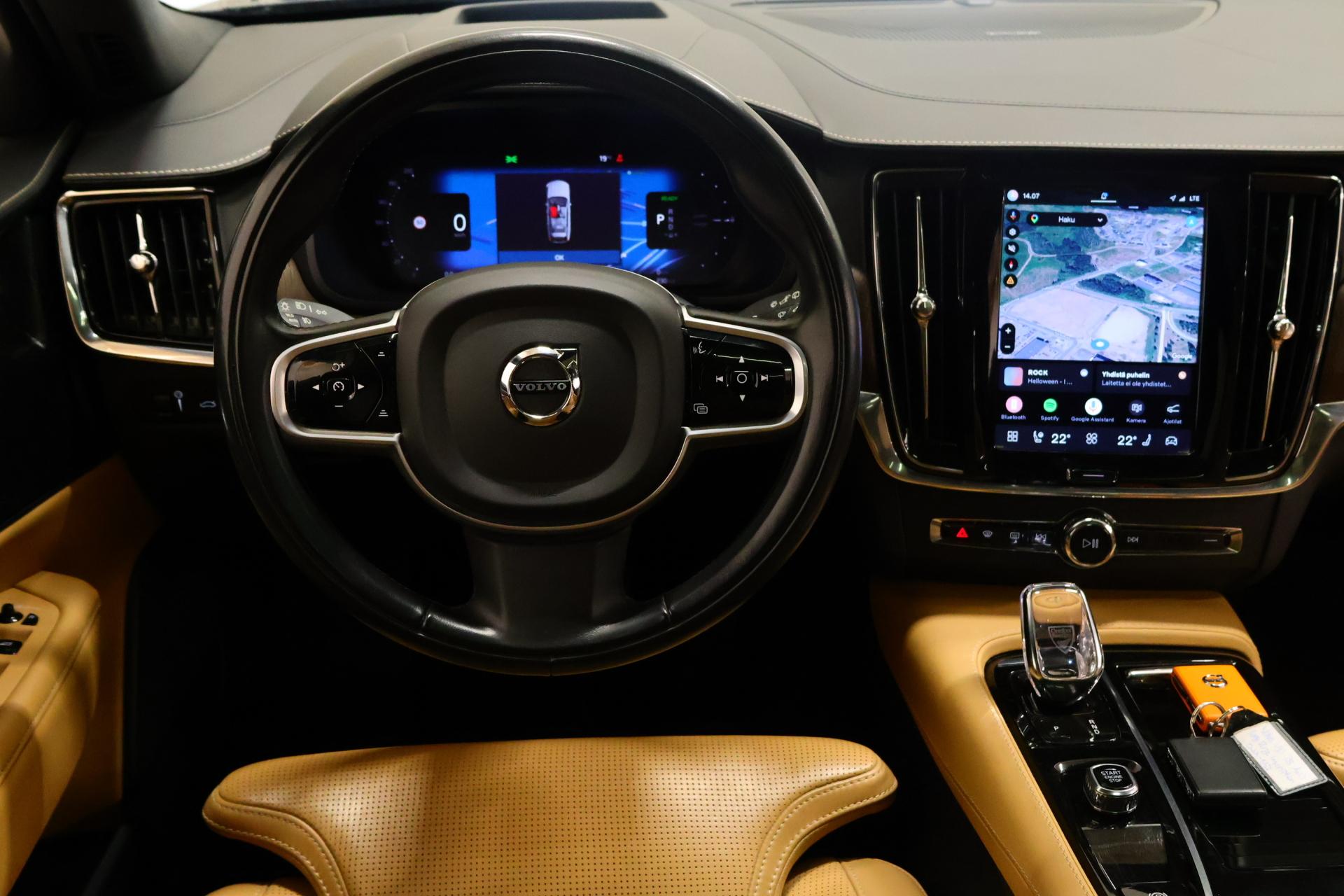 VOLVO V90 2022