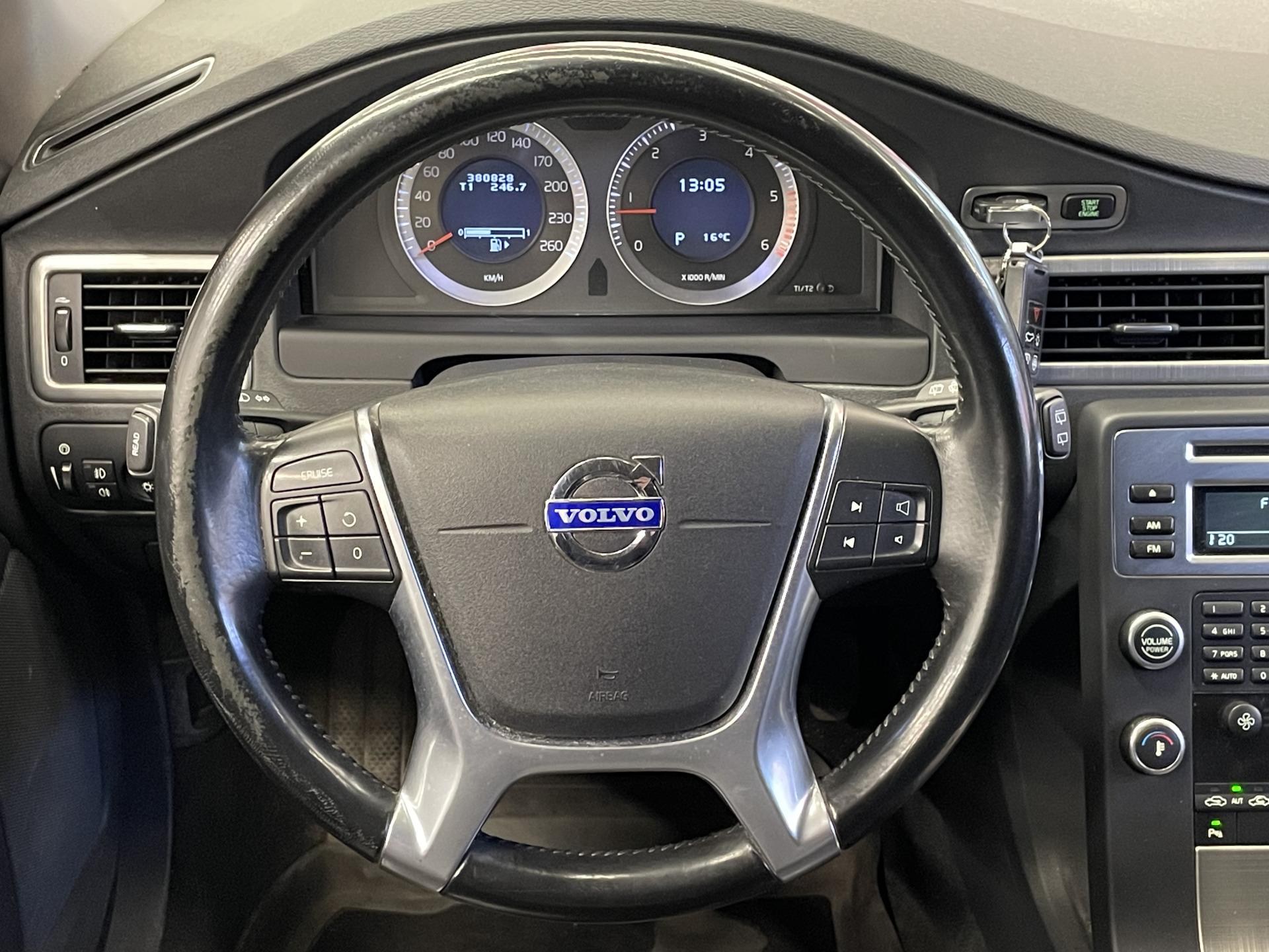VOLVO V70 2010