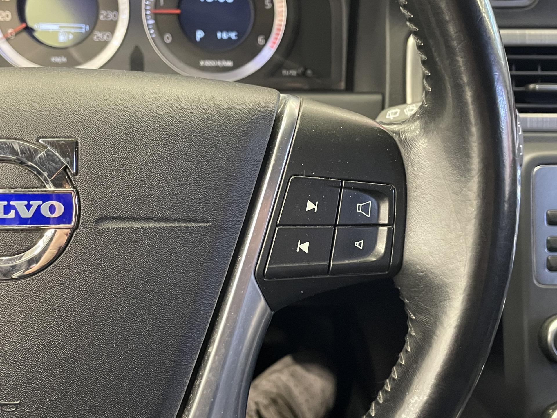 VOLVO V70 2010