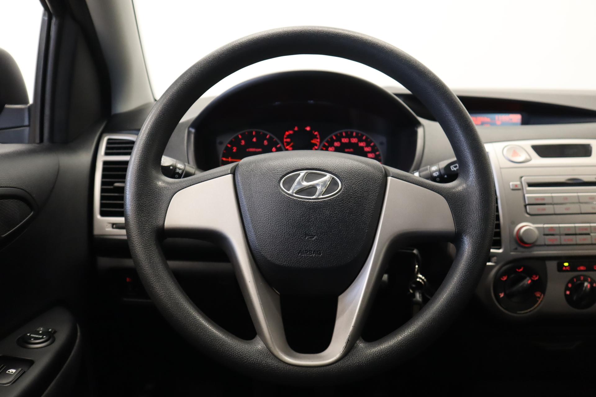 HYUNDAI i20 2010