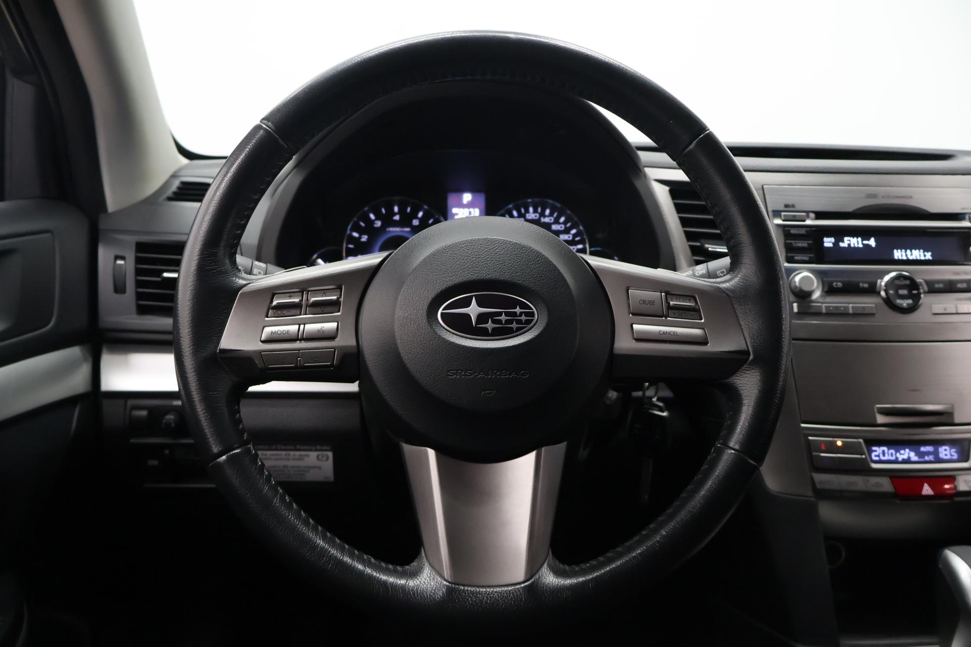 SUBARU Outback 2011