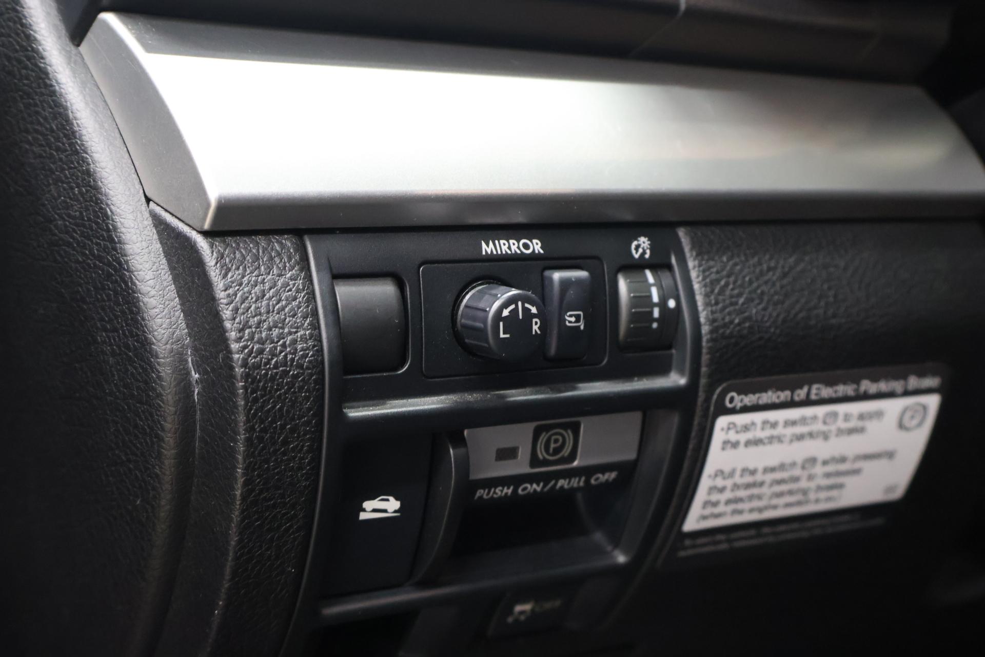 SUBARU Outback 2011