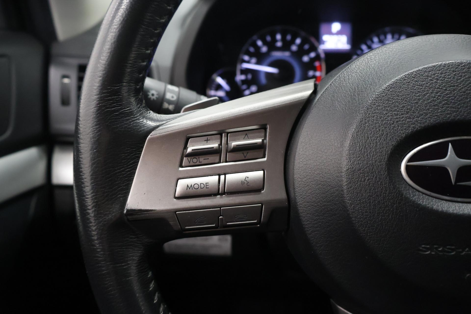 SUBARU Outback 2011