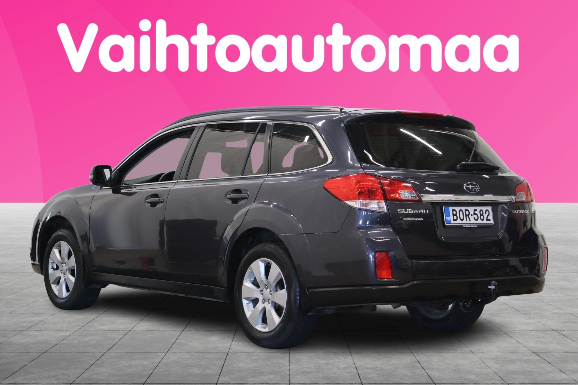 SUBARU Outback 2011