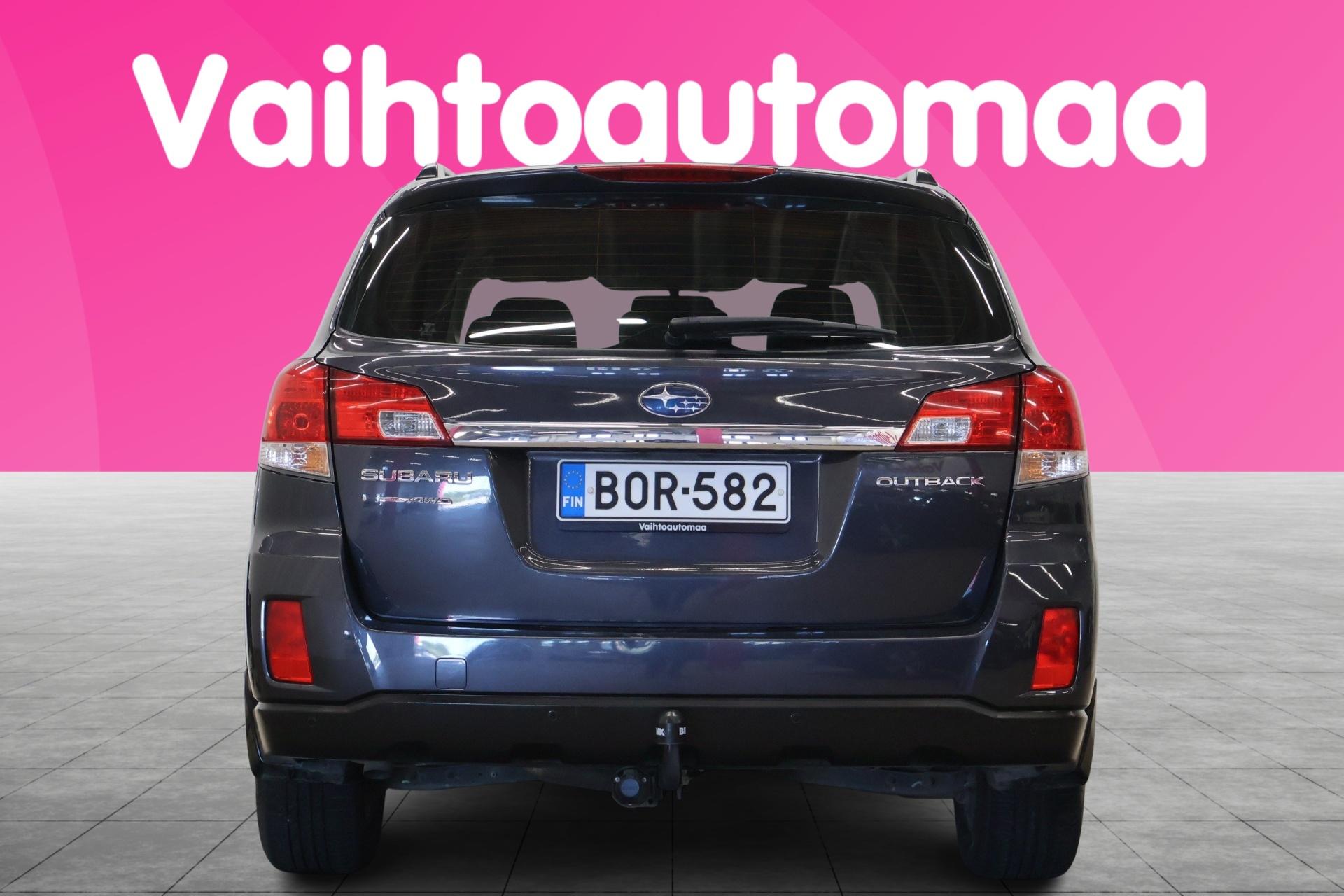 SUBARU Outback 2011