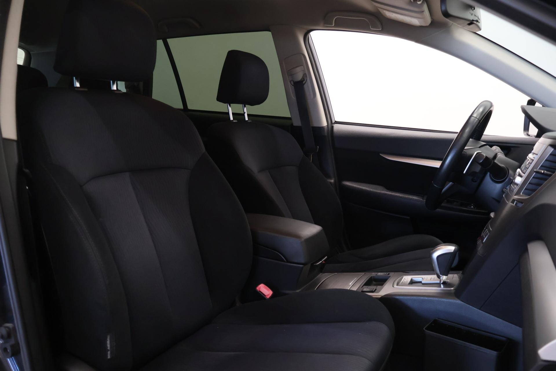 SUBARU Outback 2011