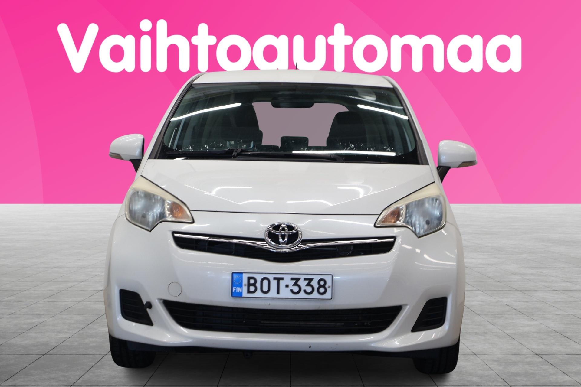 TOYOTA Verso-S 2011