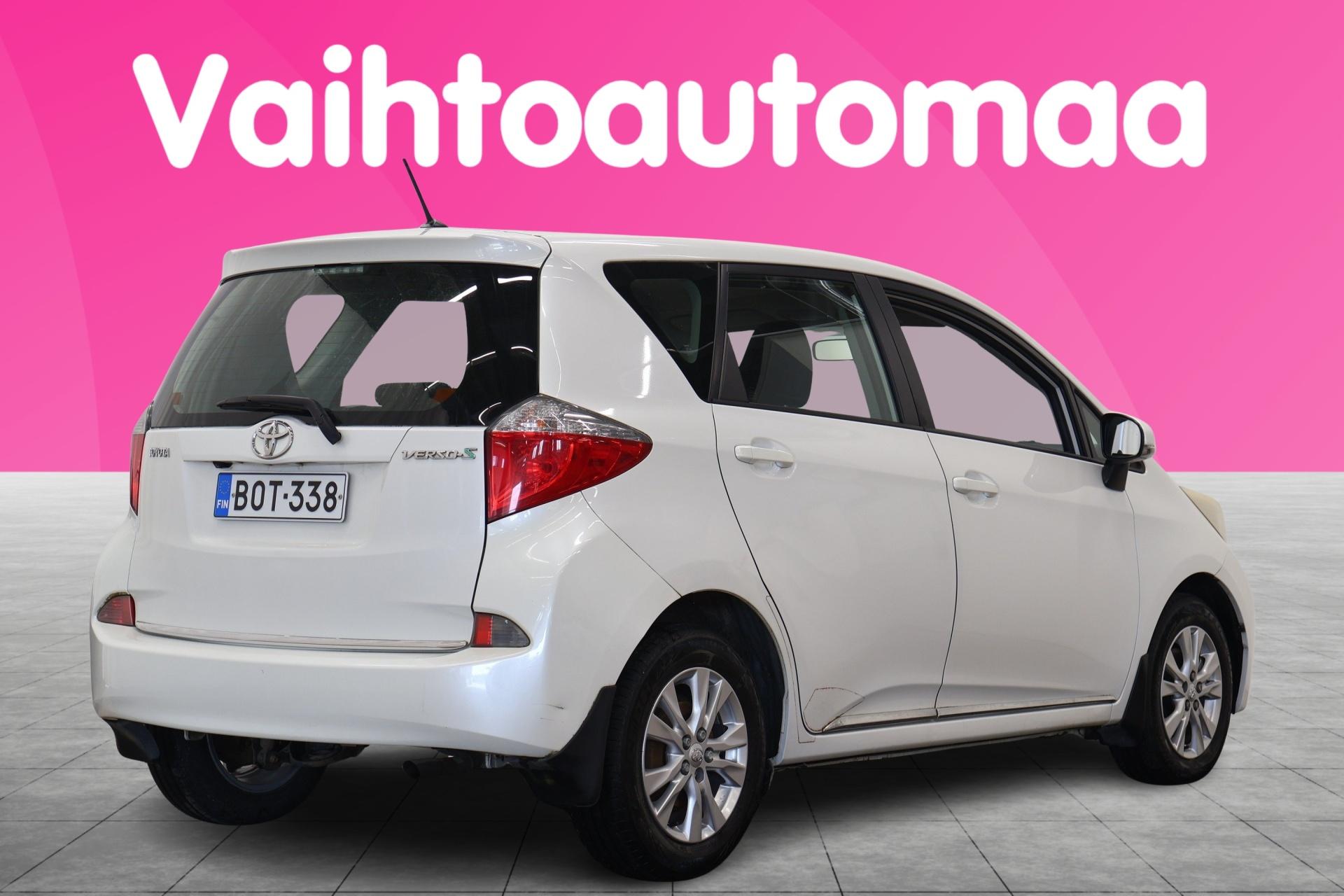 TOYOTA Verso-S 2011