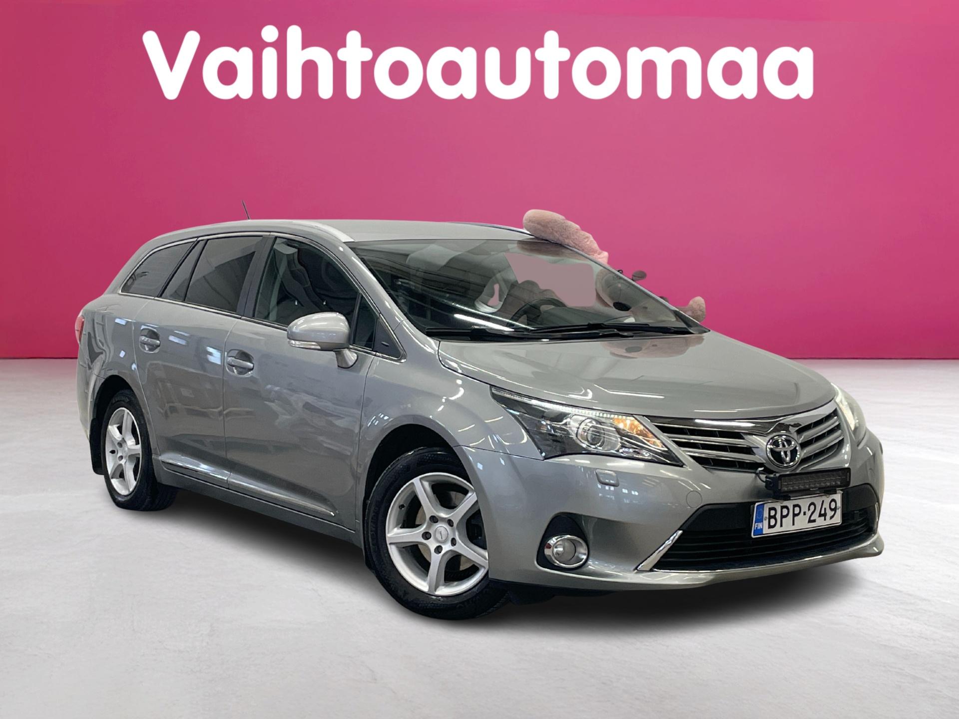 TOYOTA Avensis 2012