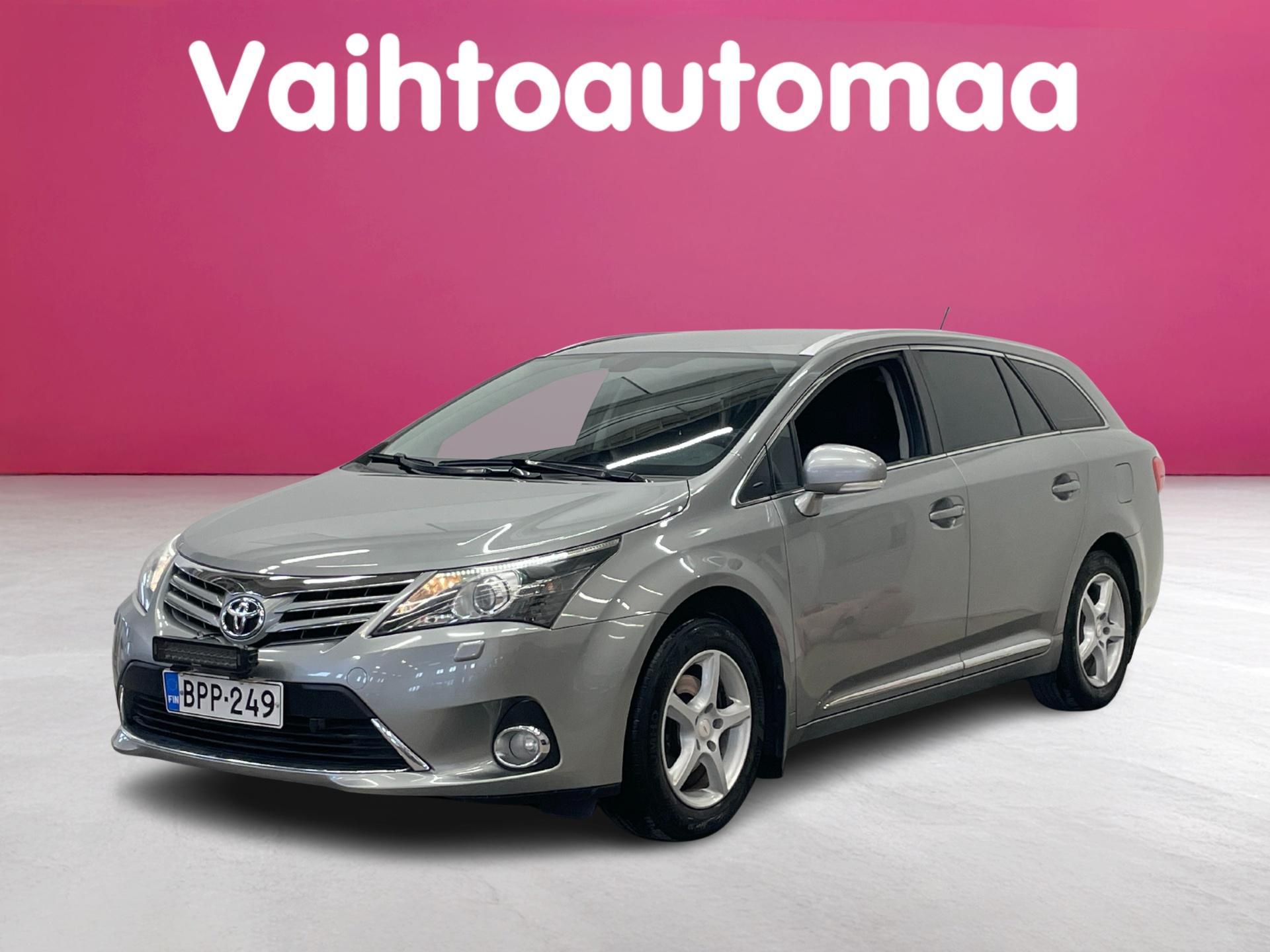 TOYOTA Avensis 2012
