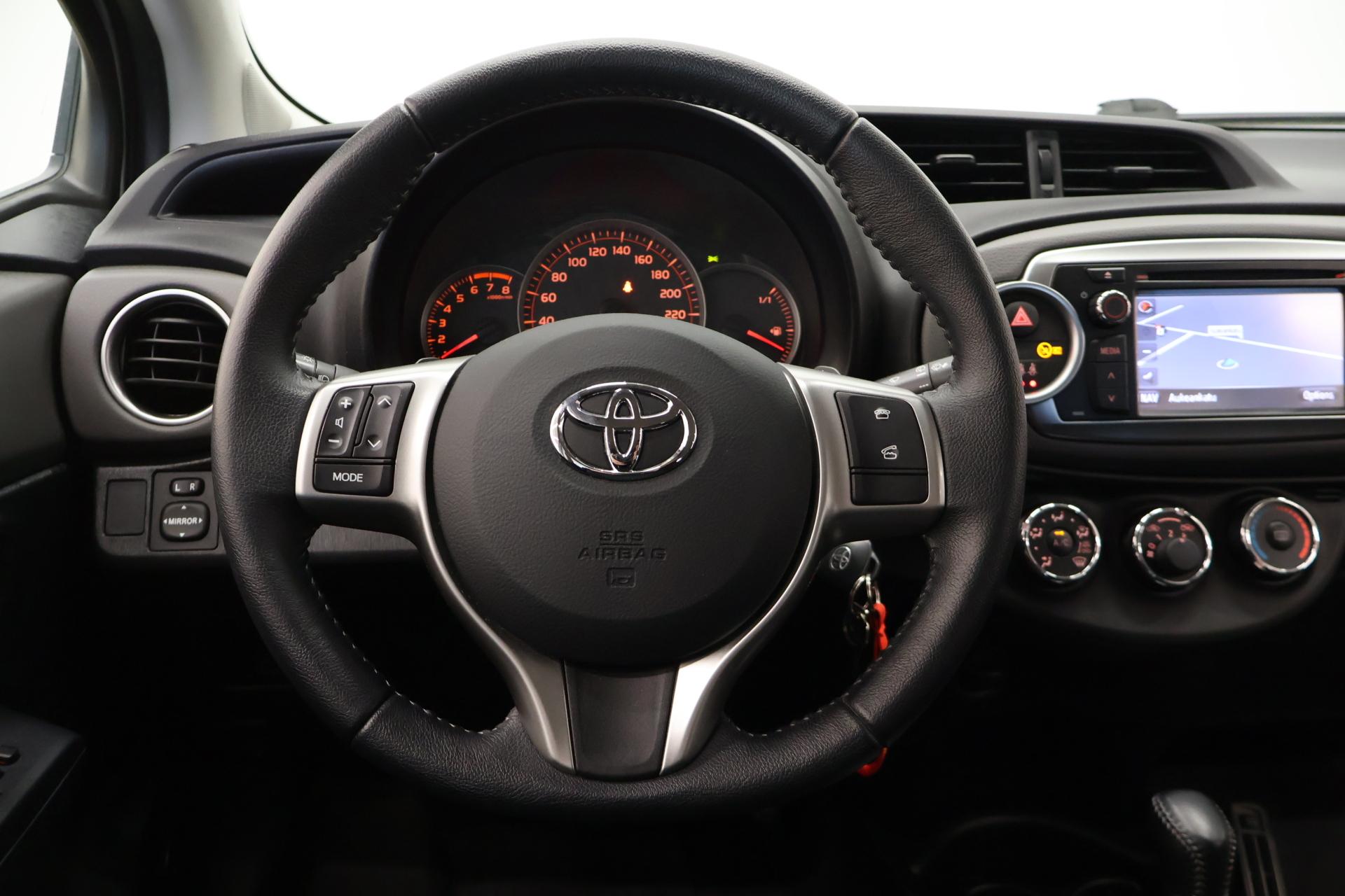 TOYOTA Yaris 2012