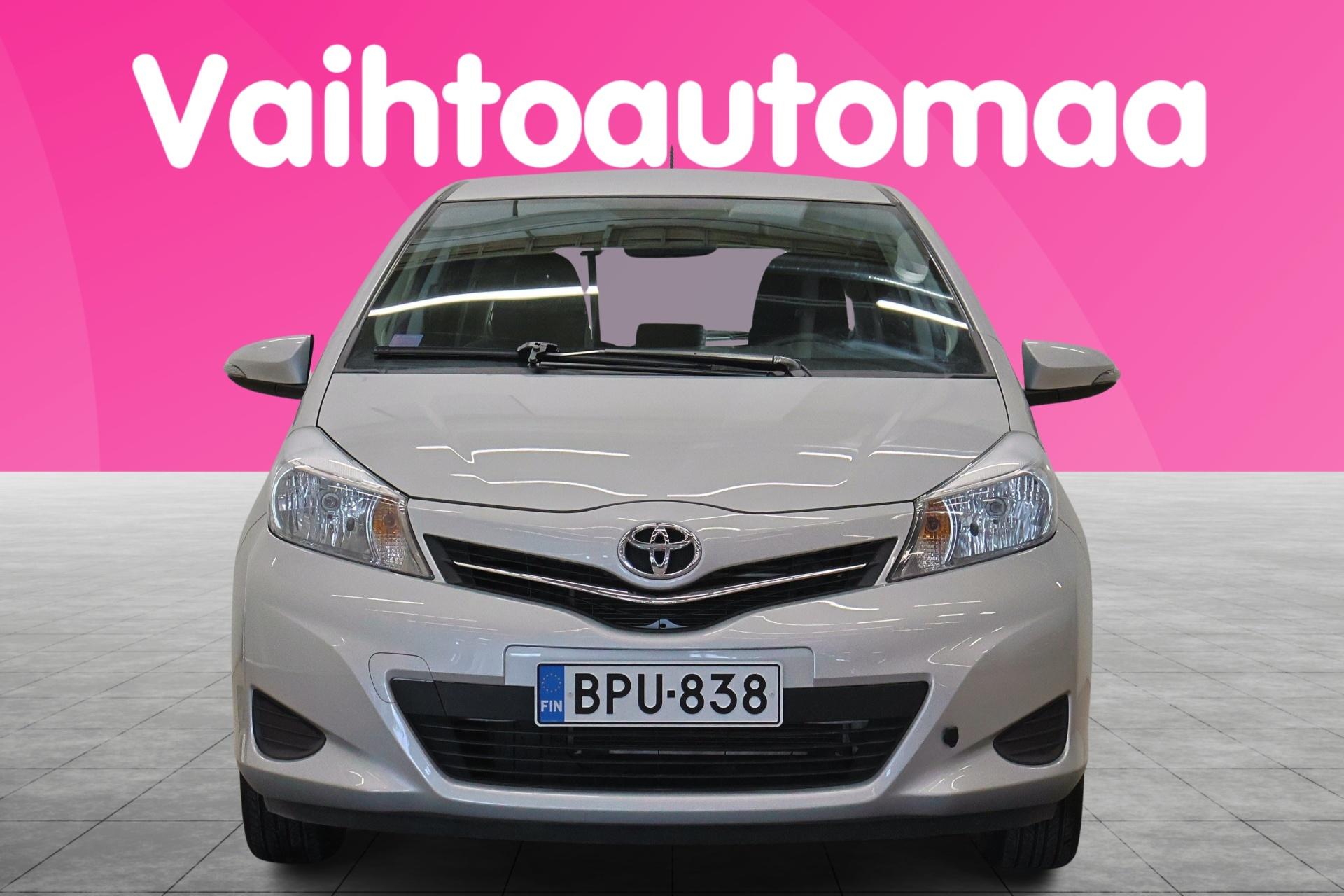 TOYOTA Yaris 2012