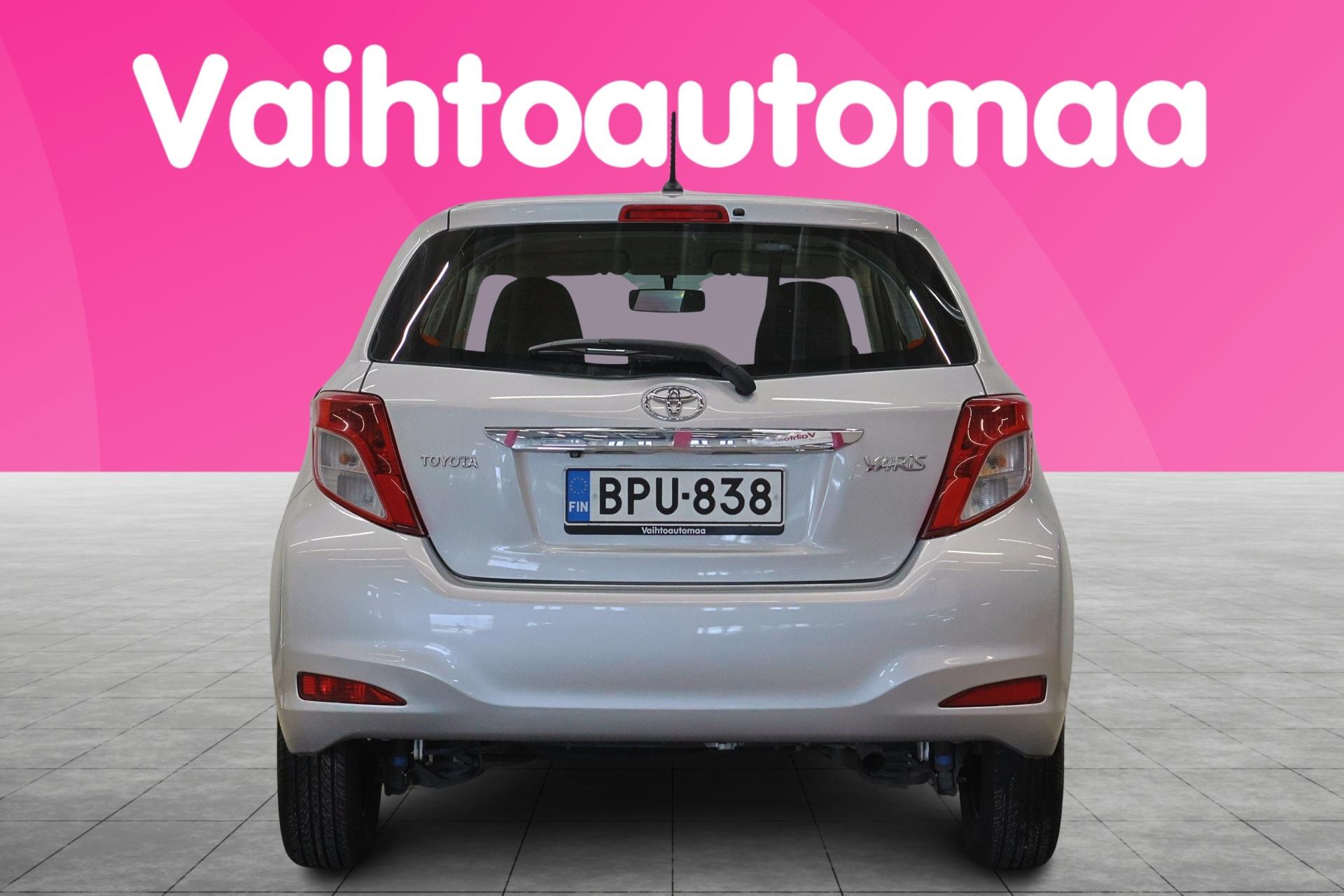 TOYOTA Yaris 2012