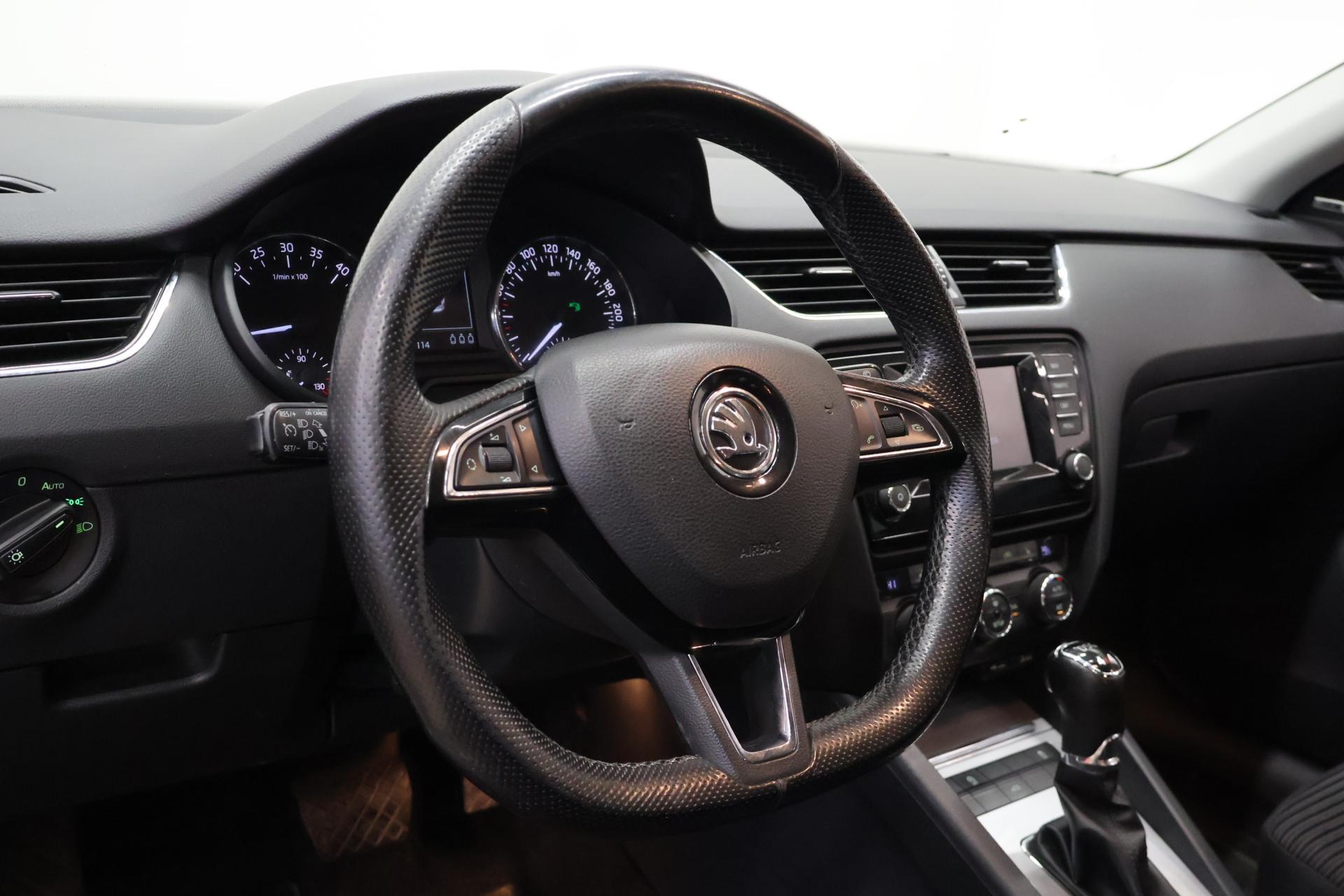 SKODA Octavia 2015