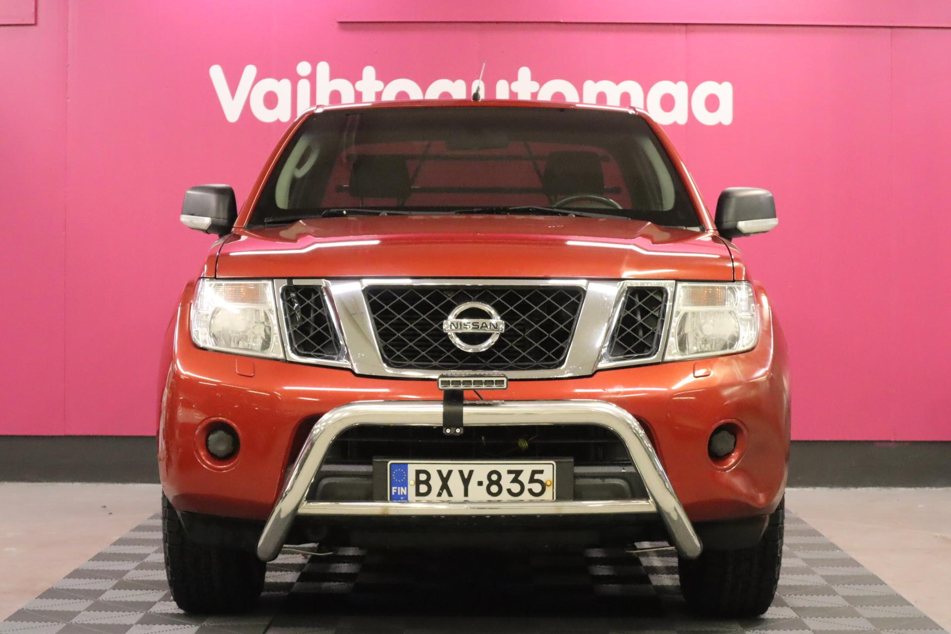 NISSAN Navara 2012