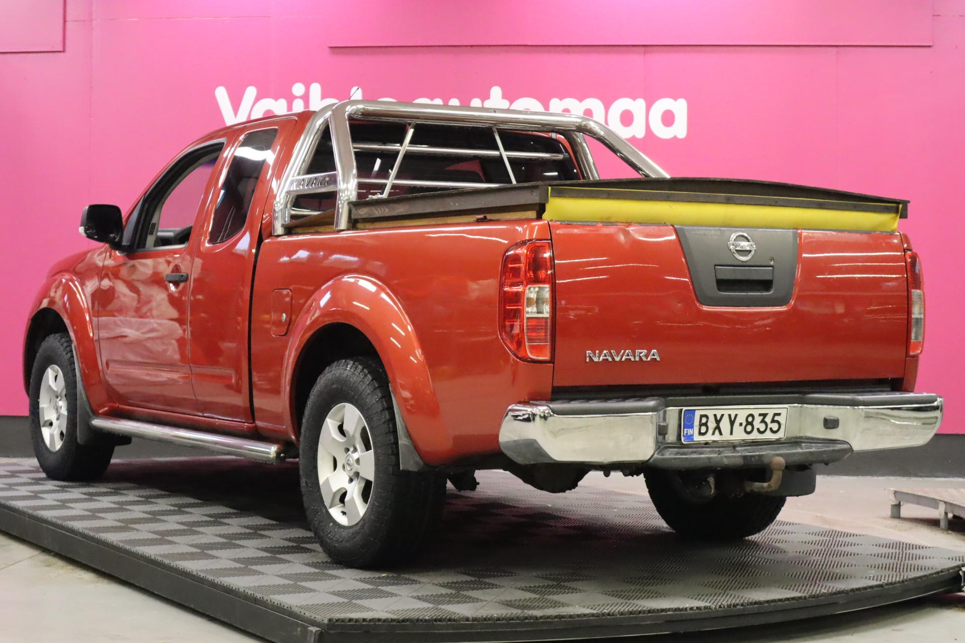 NISSAN Navara 2012