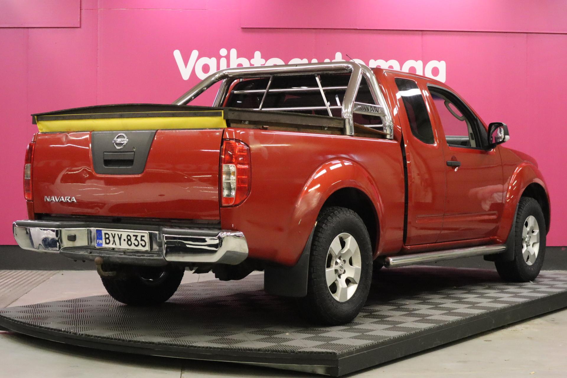 NISSAN Navara 2012