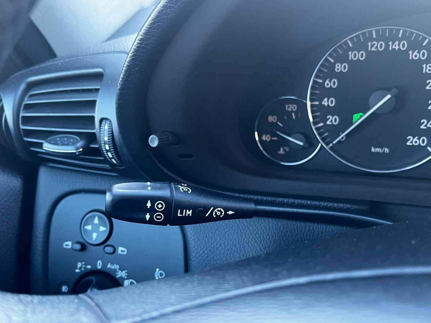 MERCEDES-BENZ C 2005