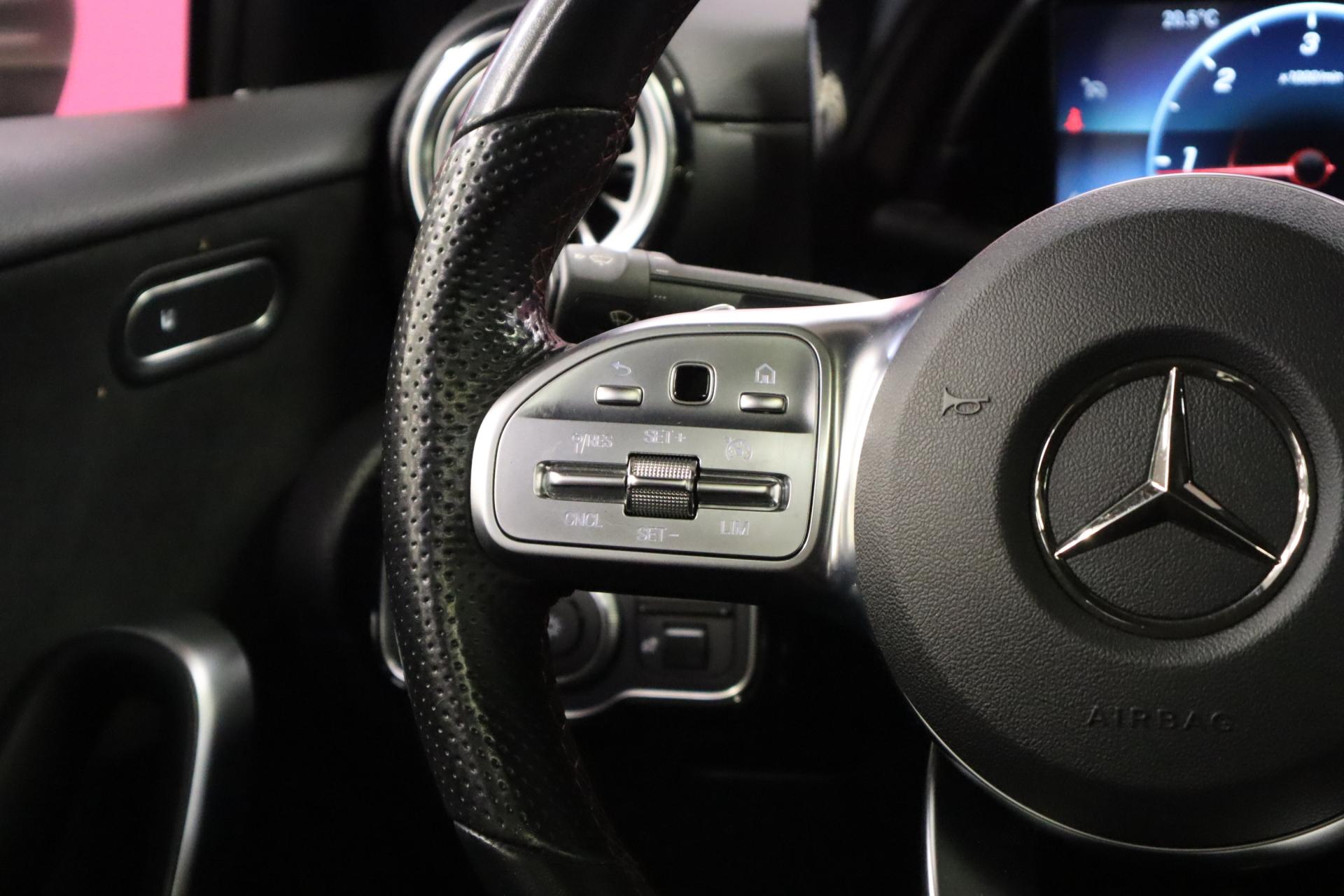 MERCEDES-BENZ A 2020