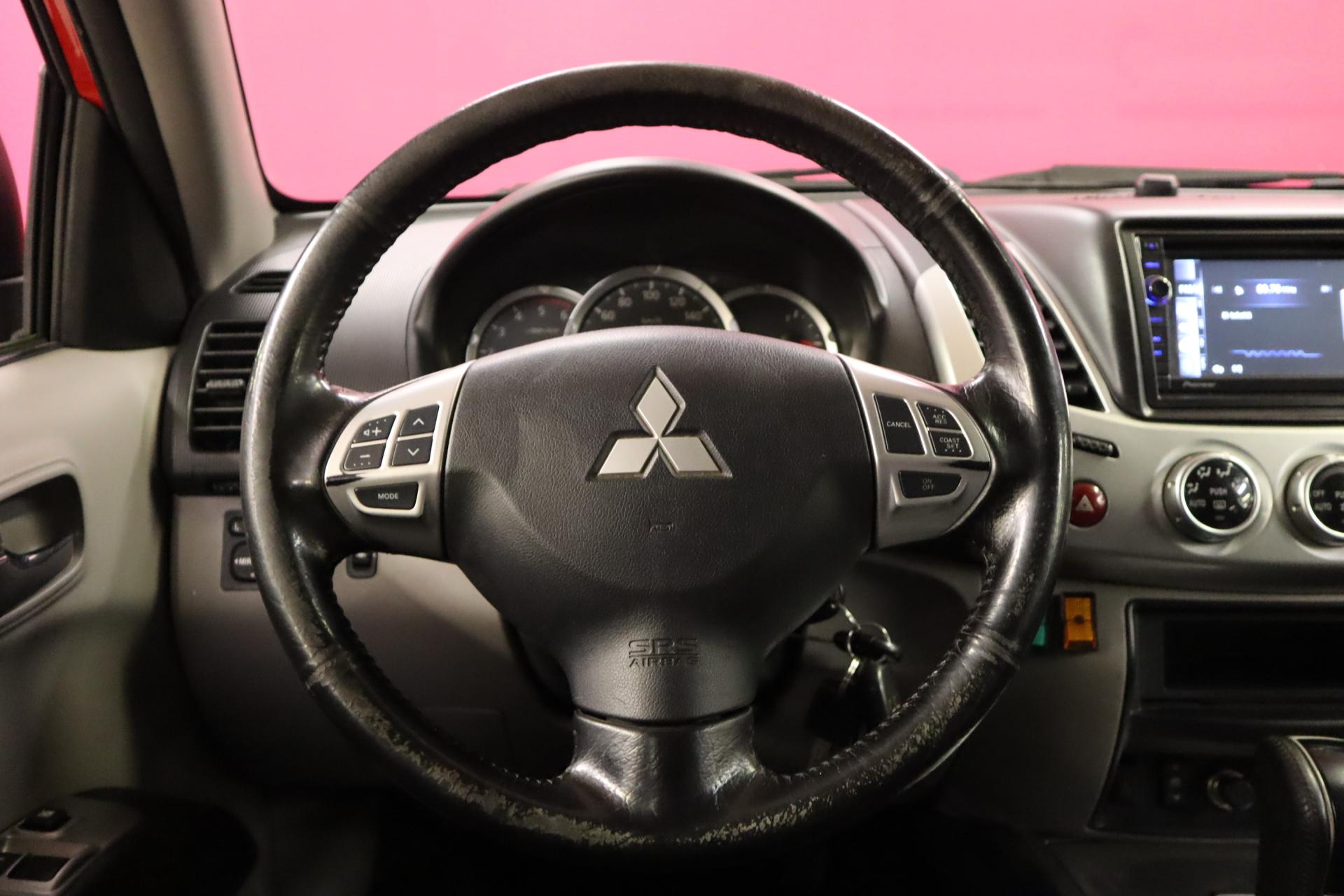 MITSUBISHI L200 2012