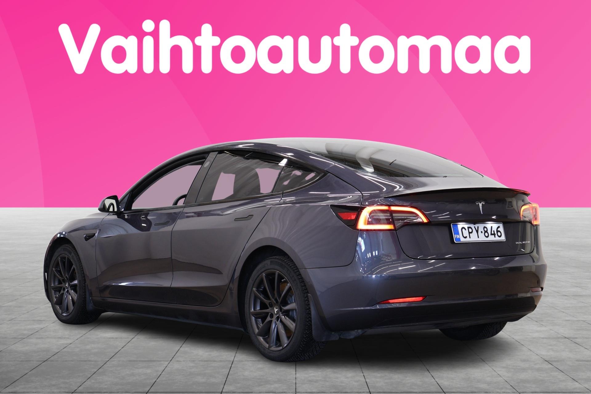 TESLA Model 3 2021