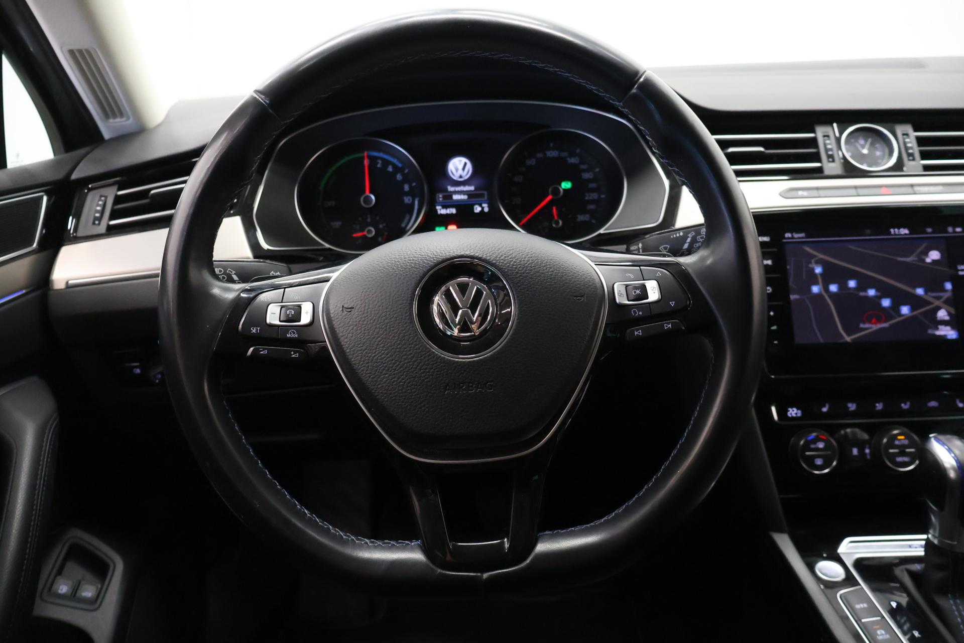 VOLKSWAGEN Passat 2018