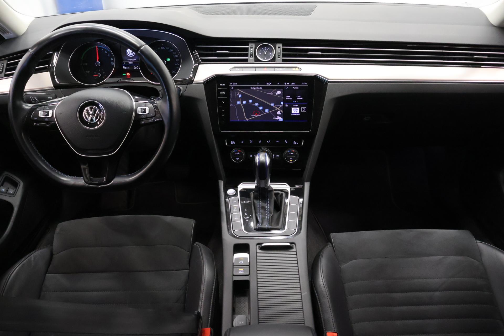 VOLKSWAGEN Passat 2018
