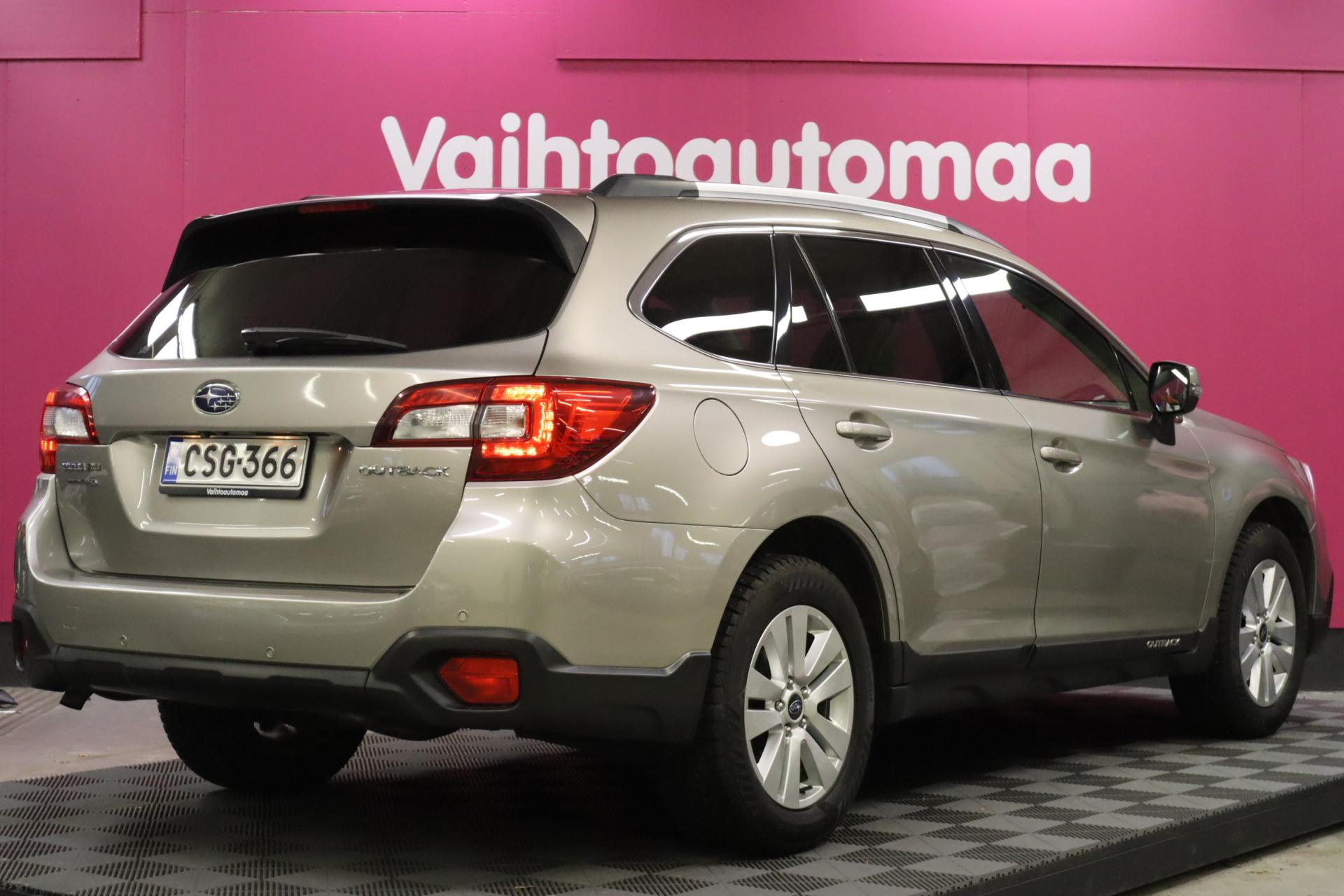 SUBARU Outback 2015