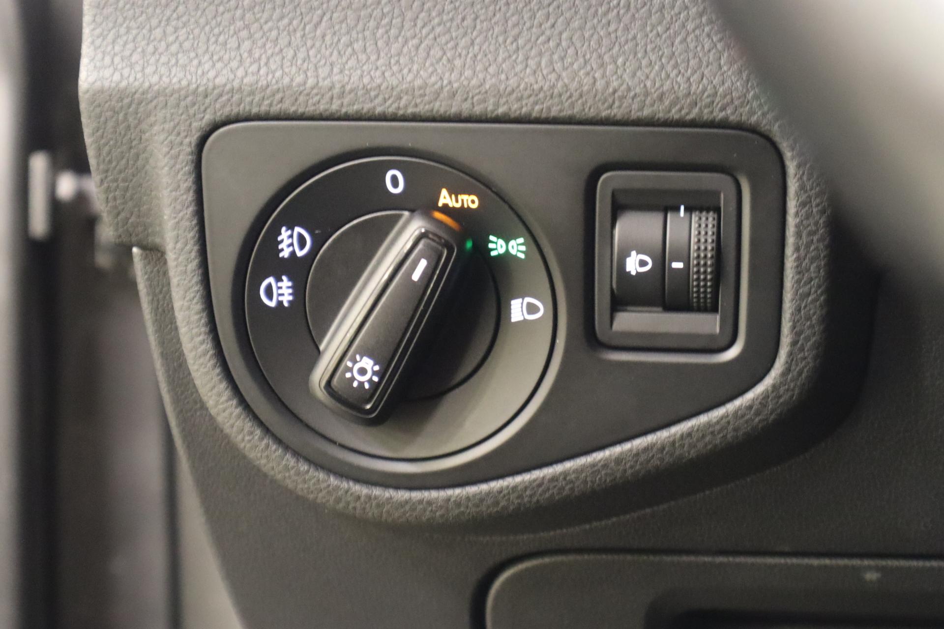 VOLKSWAGEN Golf Sportsvan 2015