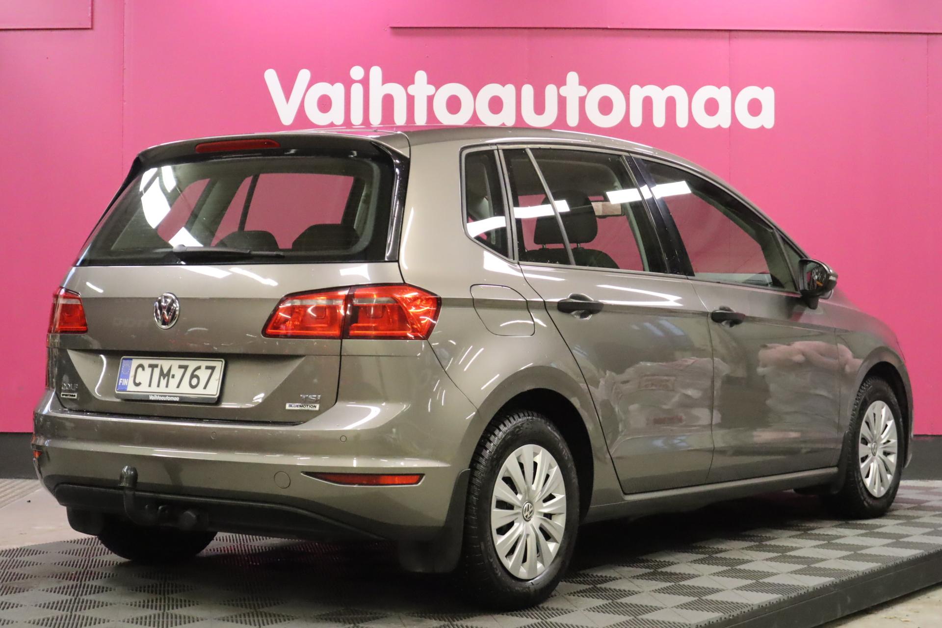 VOLKSWAGEN Golf Sportsvan 2015