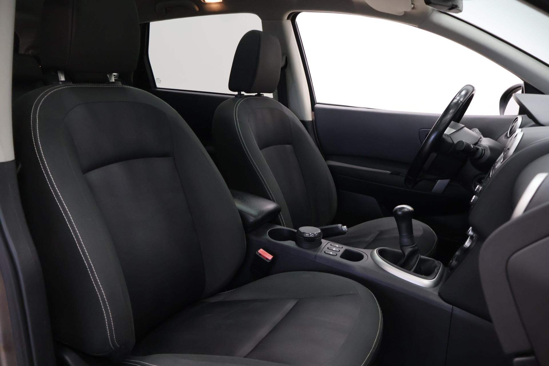 NISSAN Qashqai+2 2012