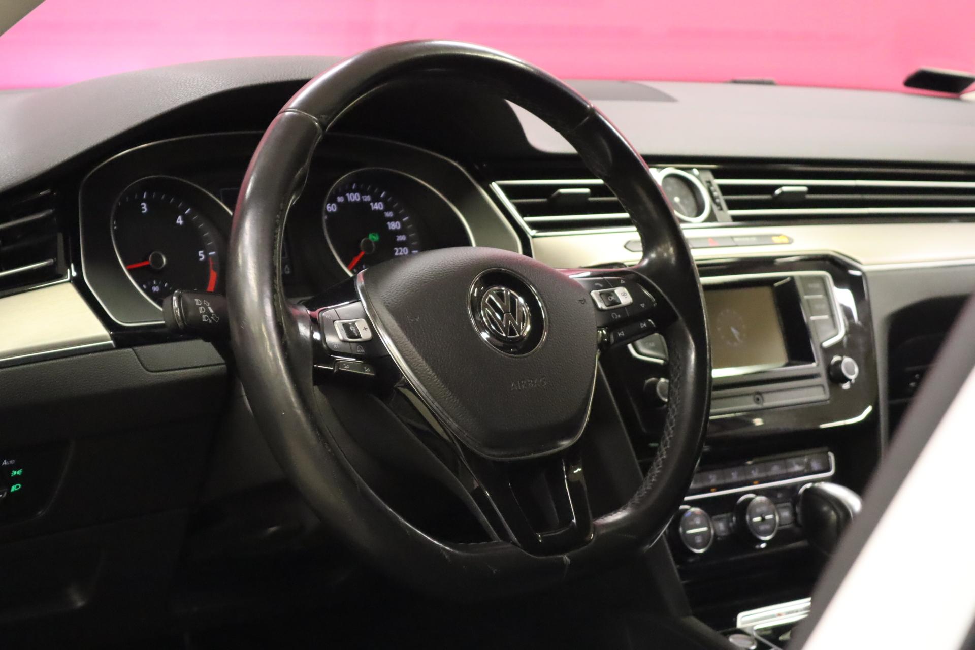 VOLKSWAGEN Passat 2015