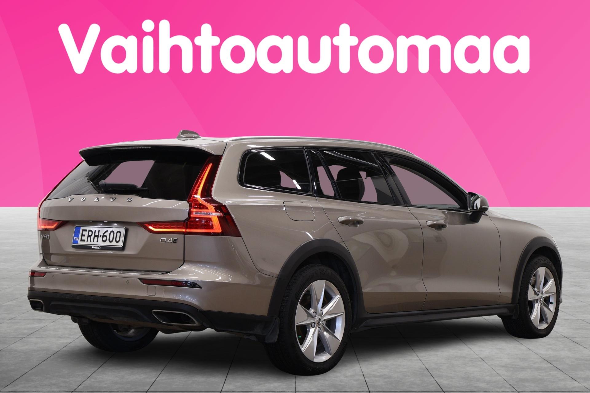 VOLVO V60 Cross Country 2019