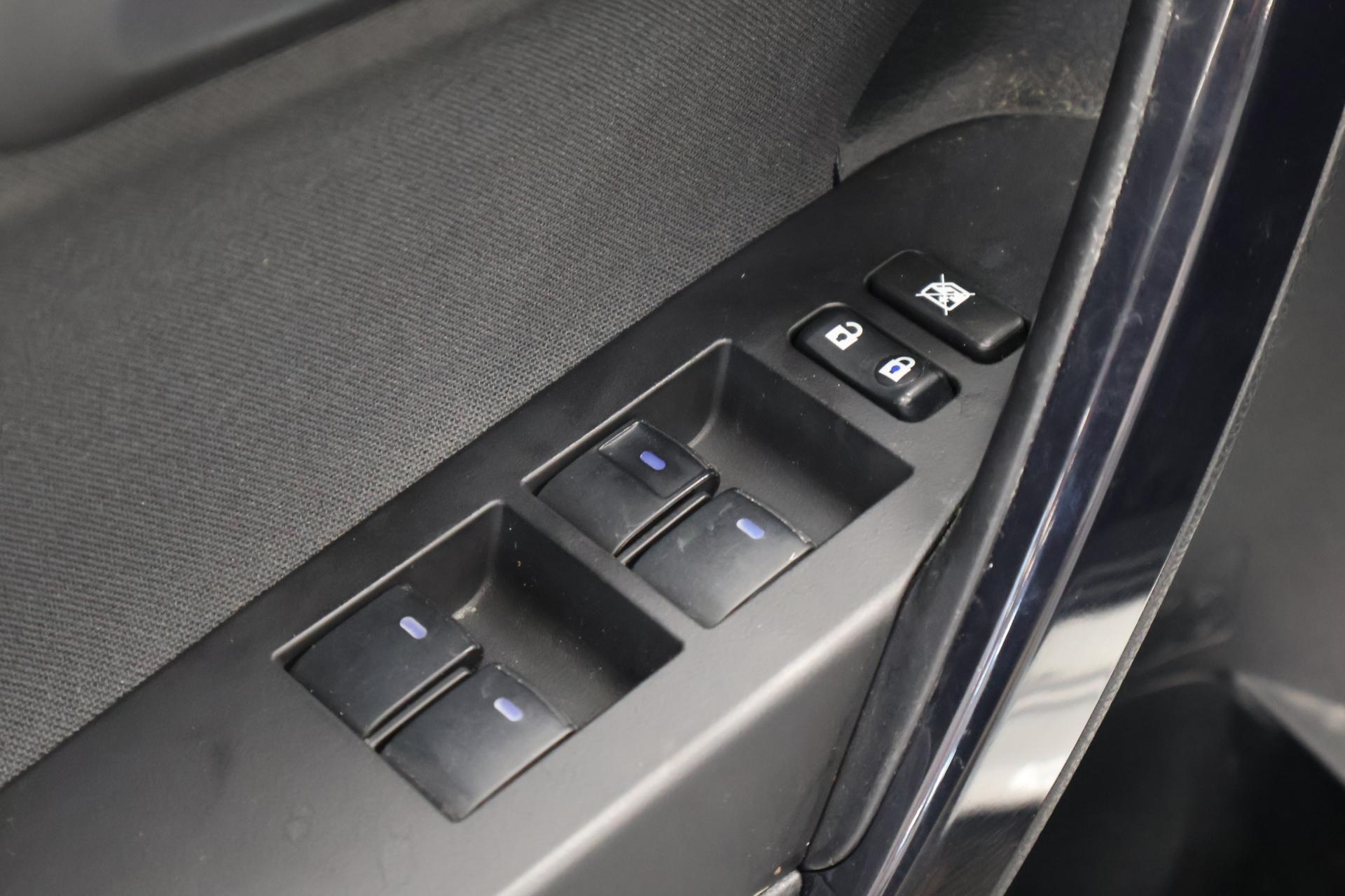 TOYOTA Auris 2016