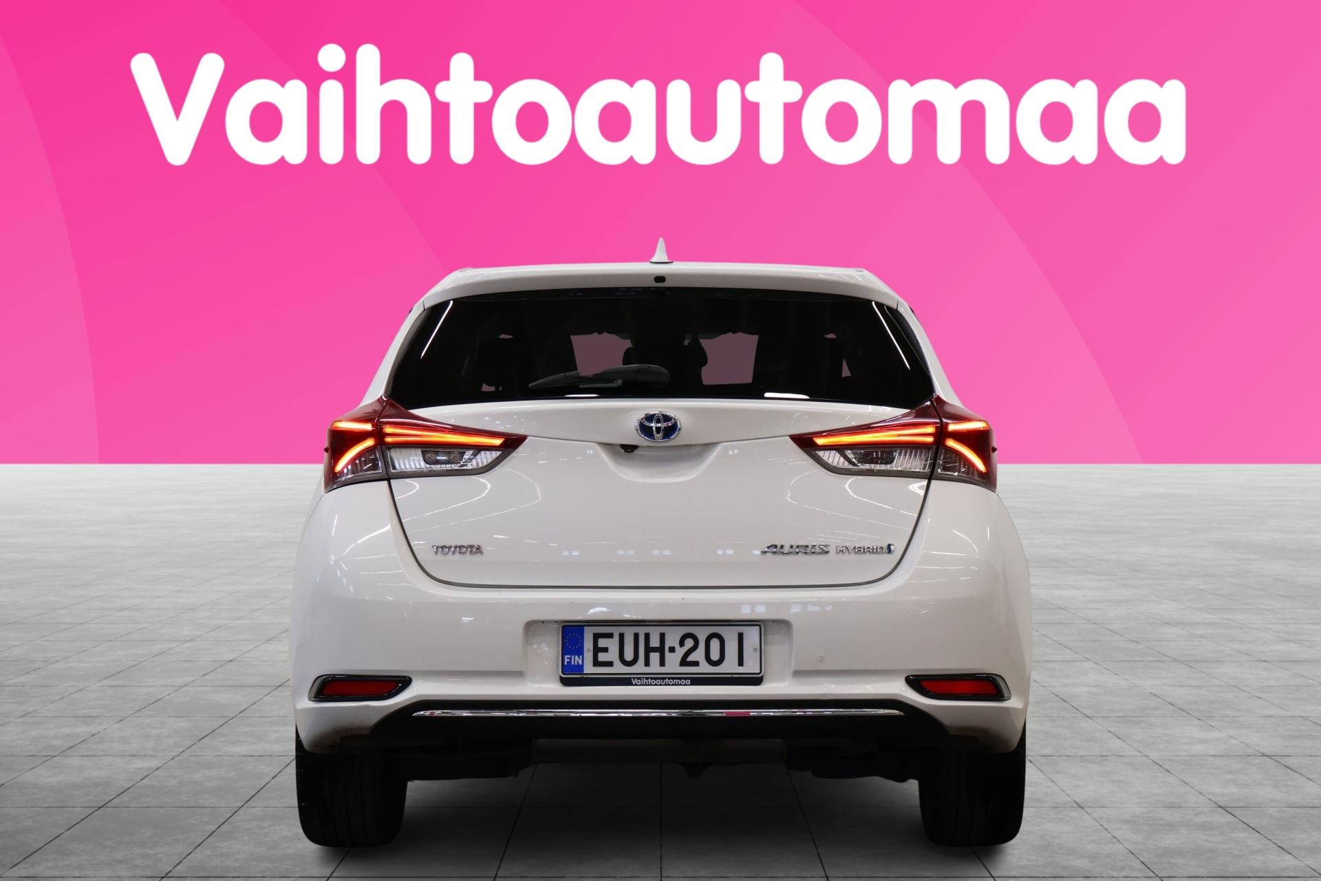 TOYOTA Auris 2016