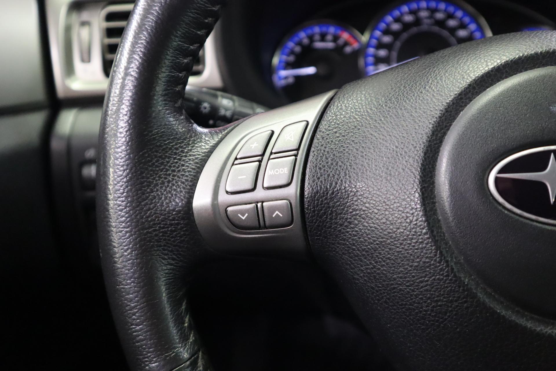 SUBARU Forester 2011