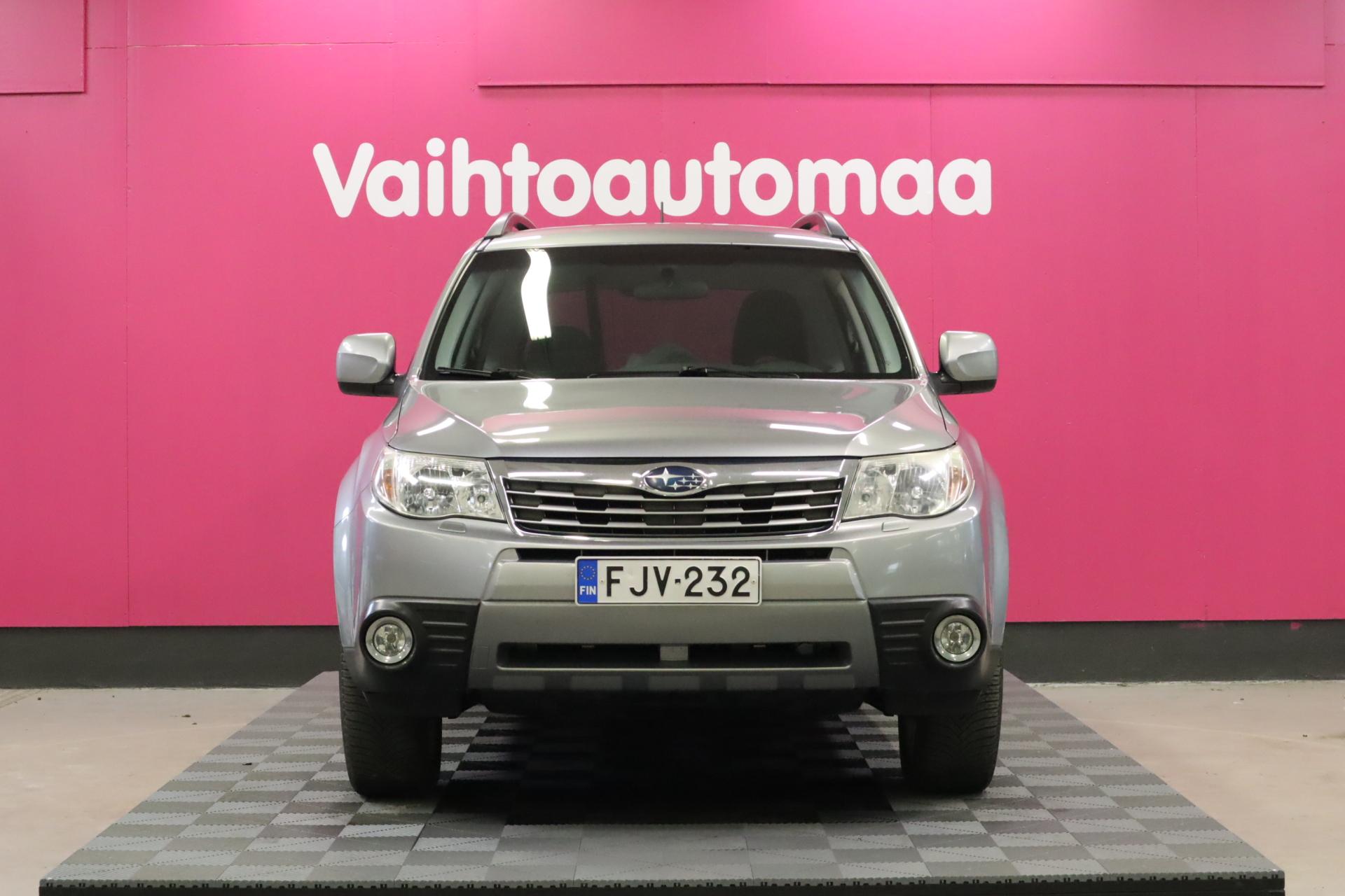 SUBARU Forester 2011