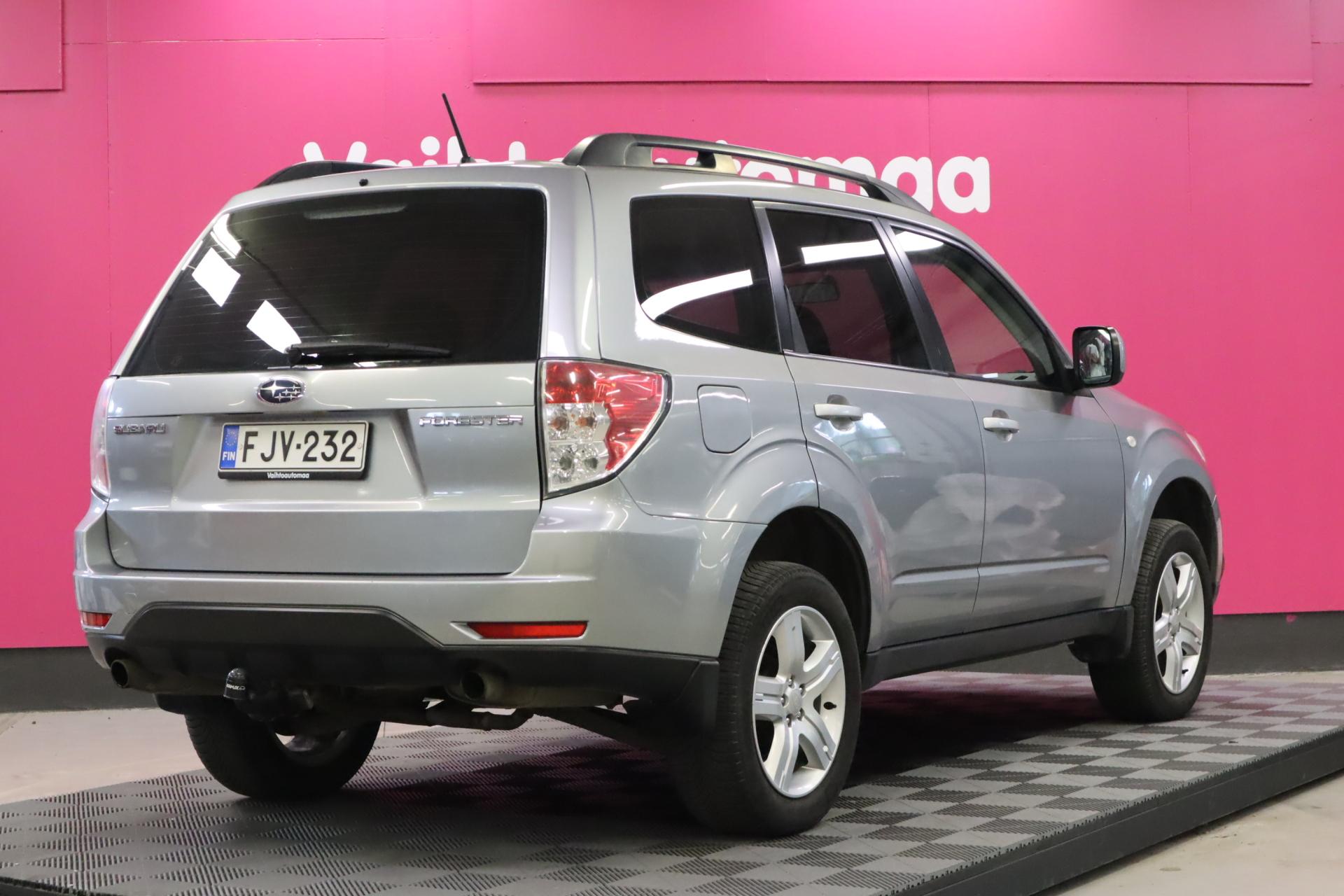 SUBARU Forester 2011