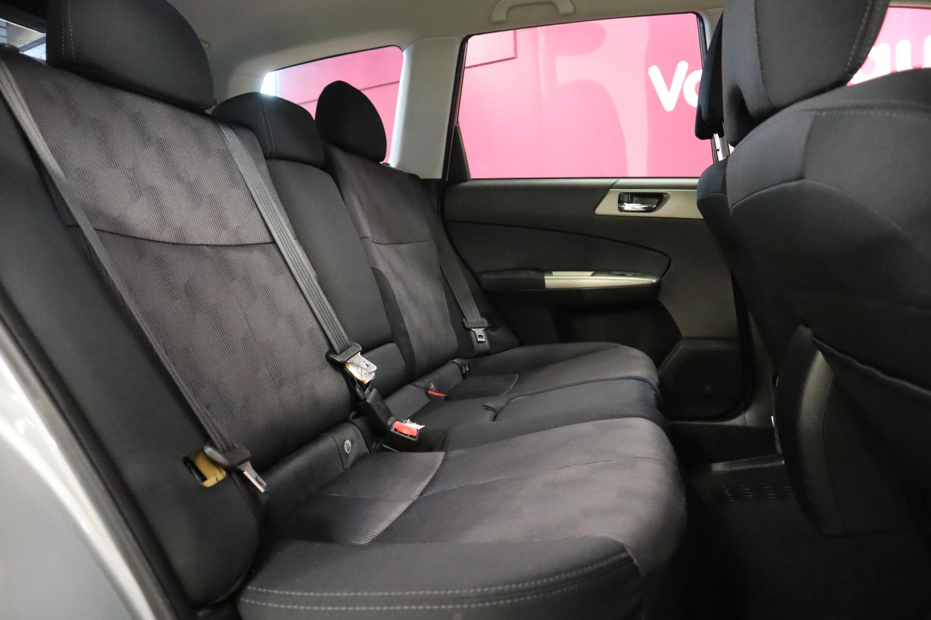 SUBARU Forester 2011