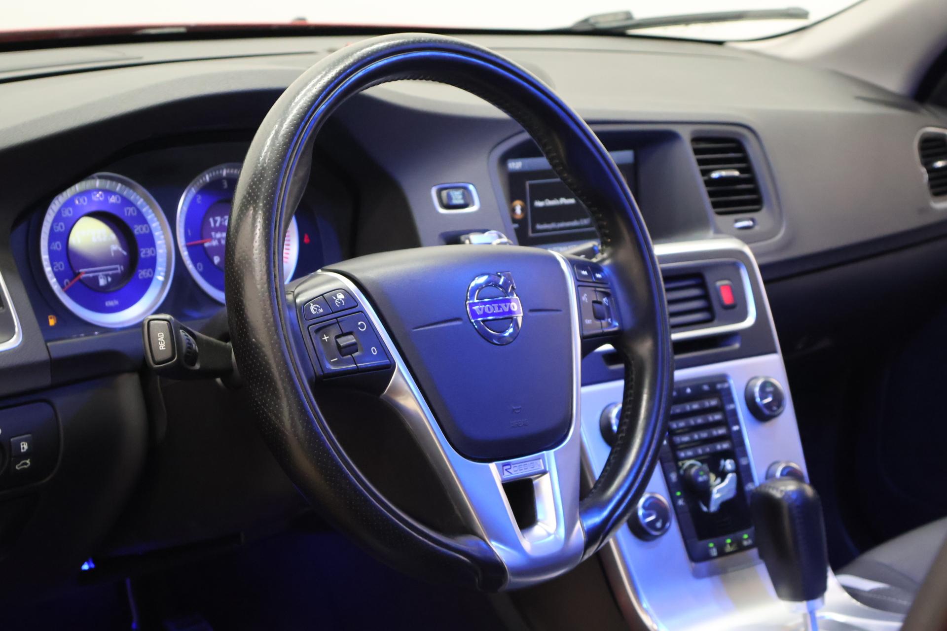 VOLVO V60 2012