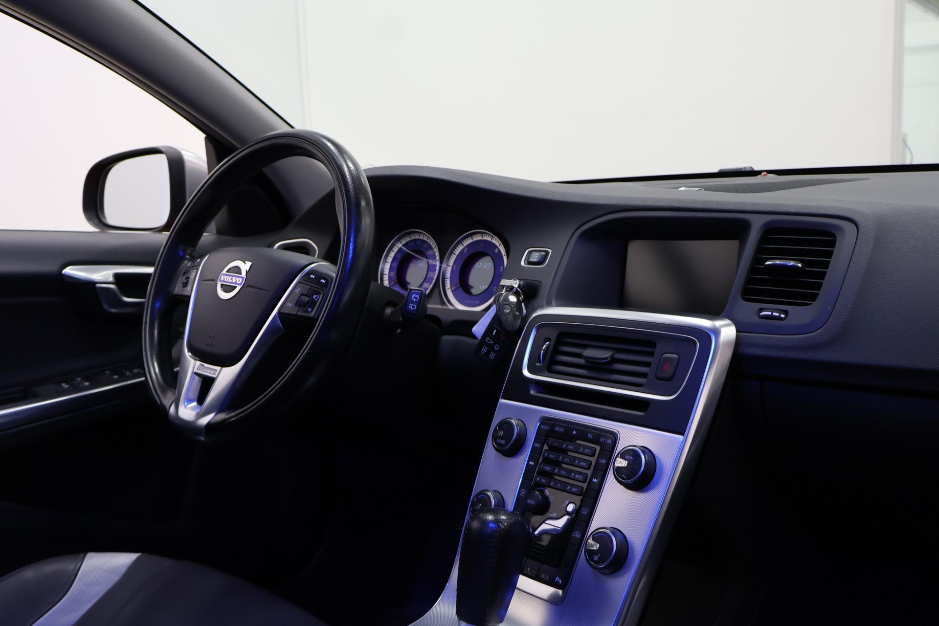 VOLVO V60 2012