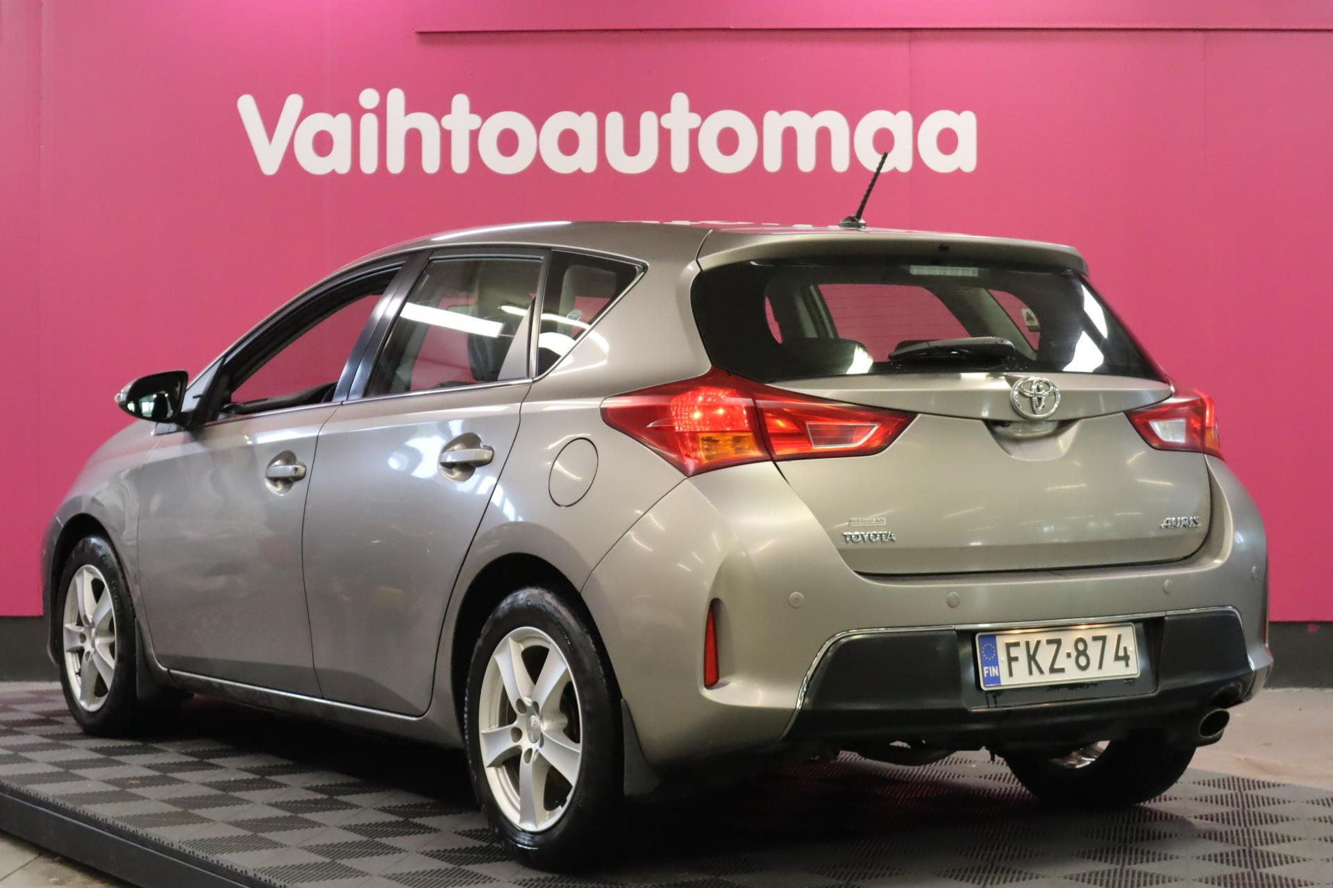 TOYOTA Auris 2013