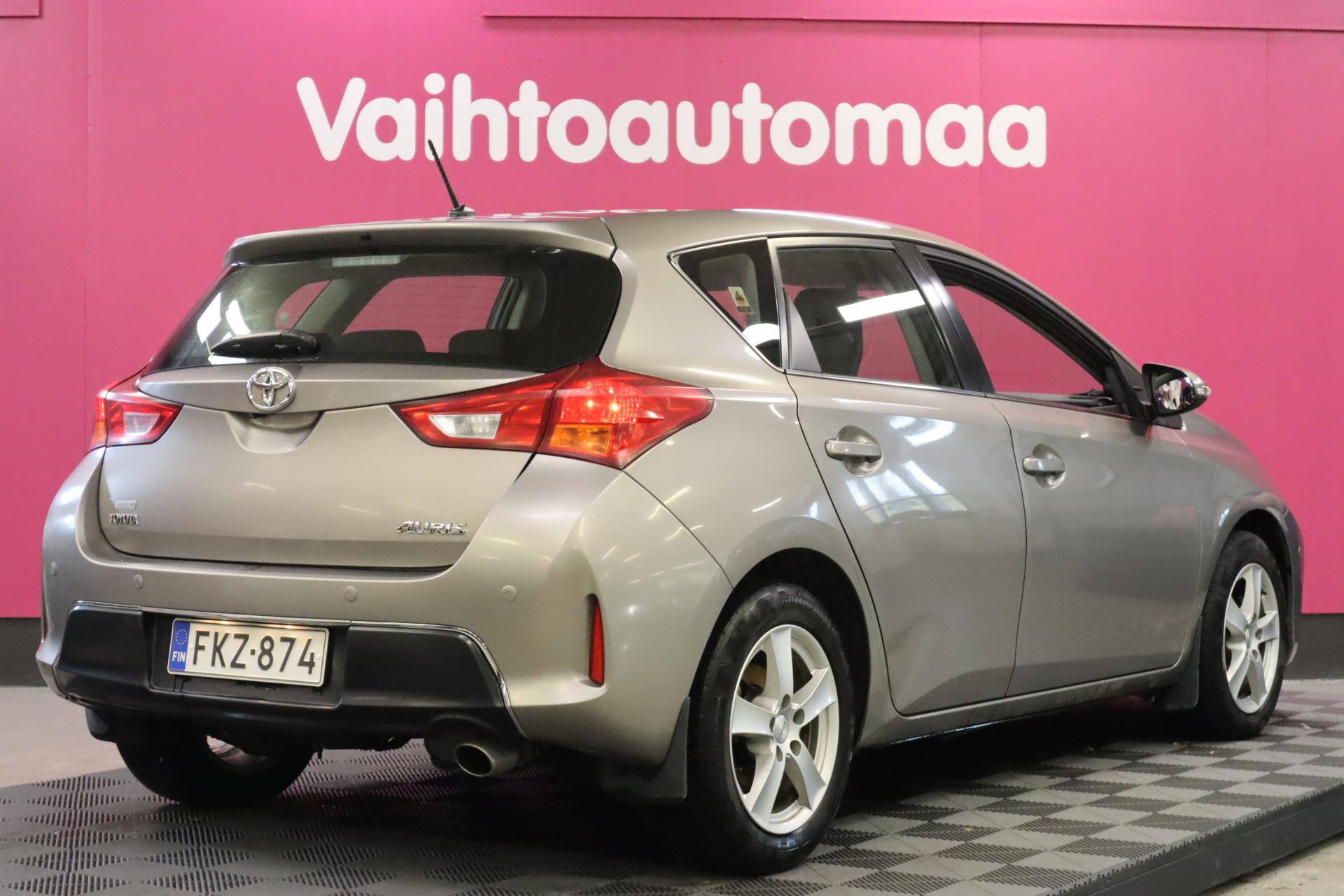 TOYOTA Auris 2013