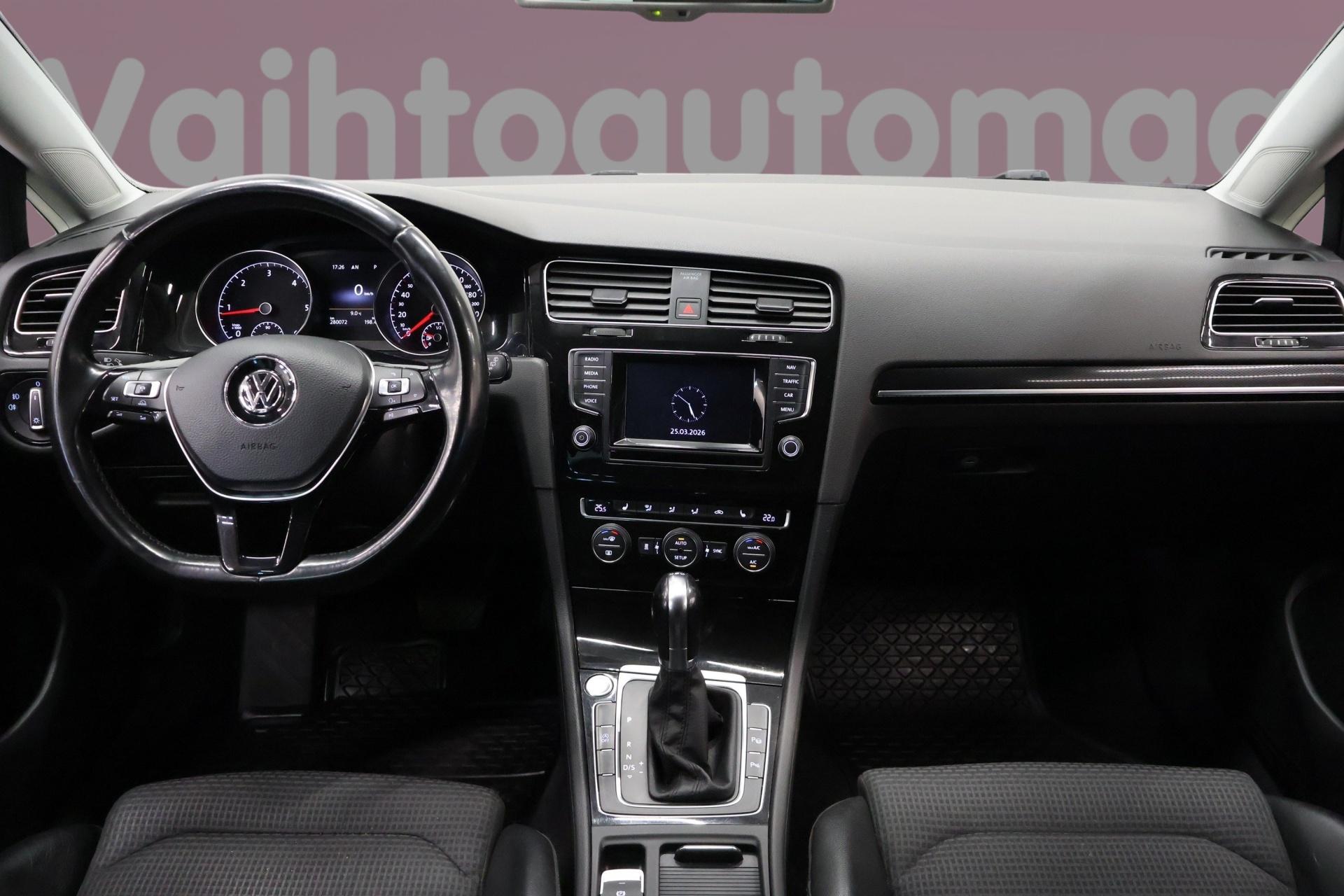 VOLKSWAGEN Golf 2013