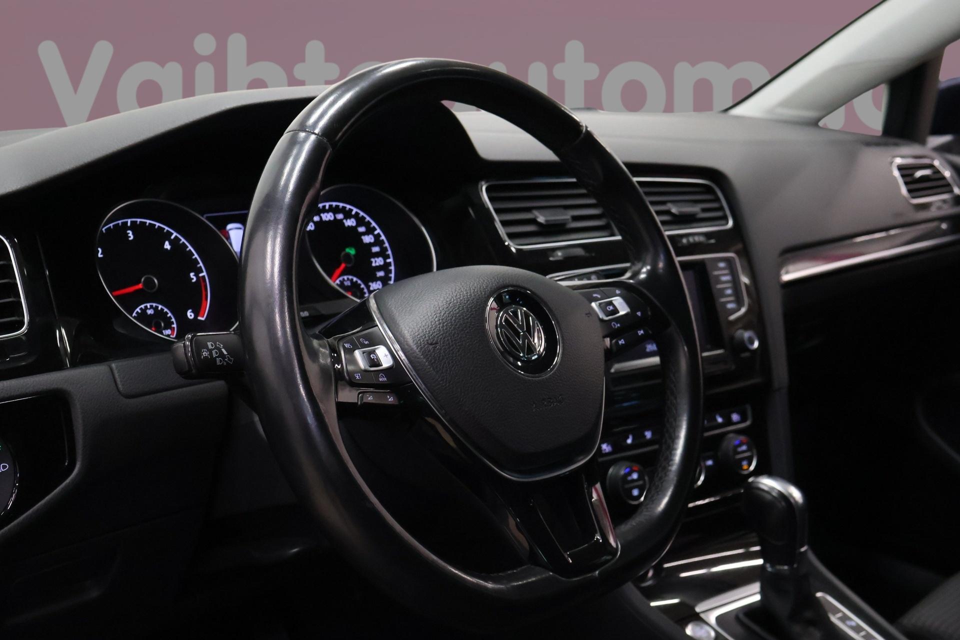 VOLKSWAGEN Golf 2013