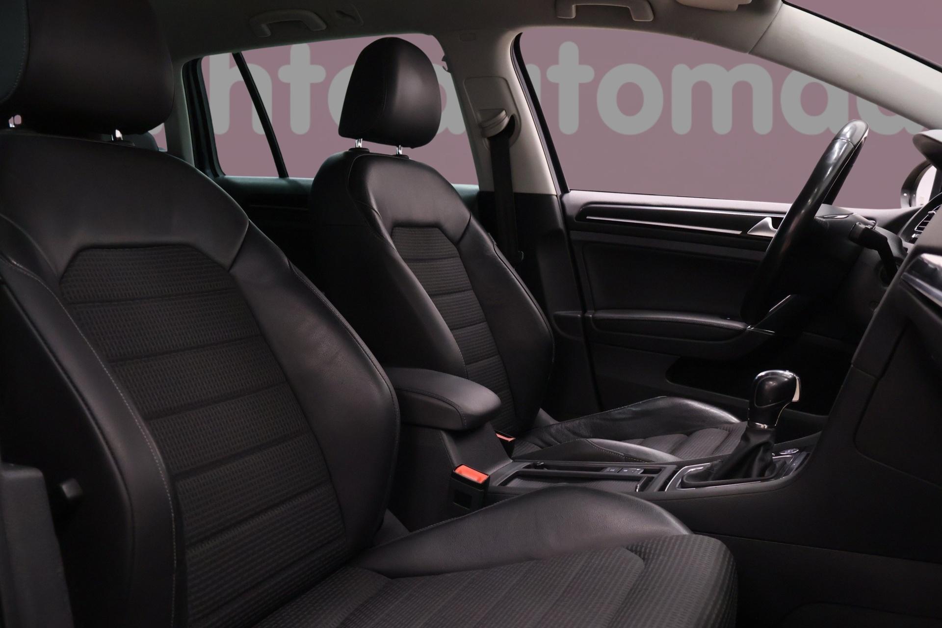 VOLKSWAGEN Golf 2013